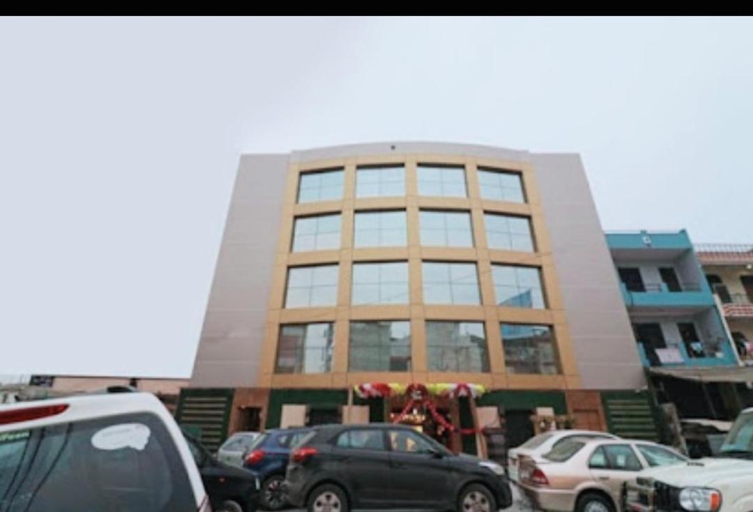 Hotel Sanjay Galaxy,Kanpur Zewnętrze zdjęcie